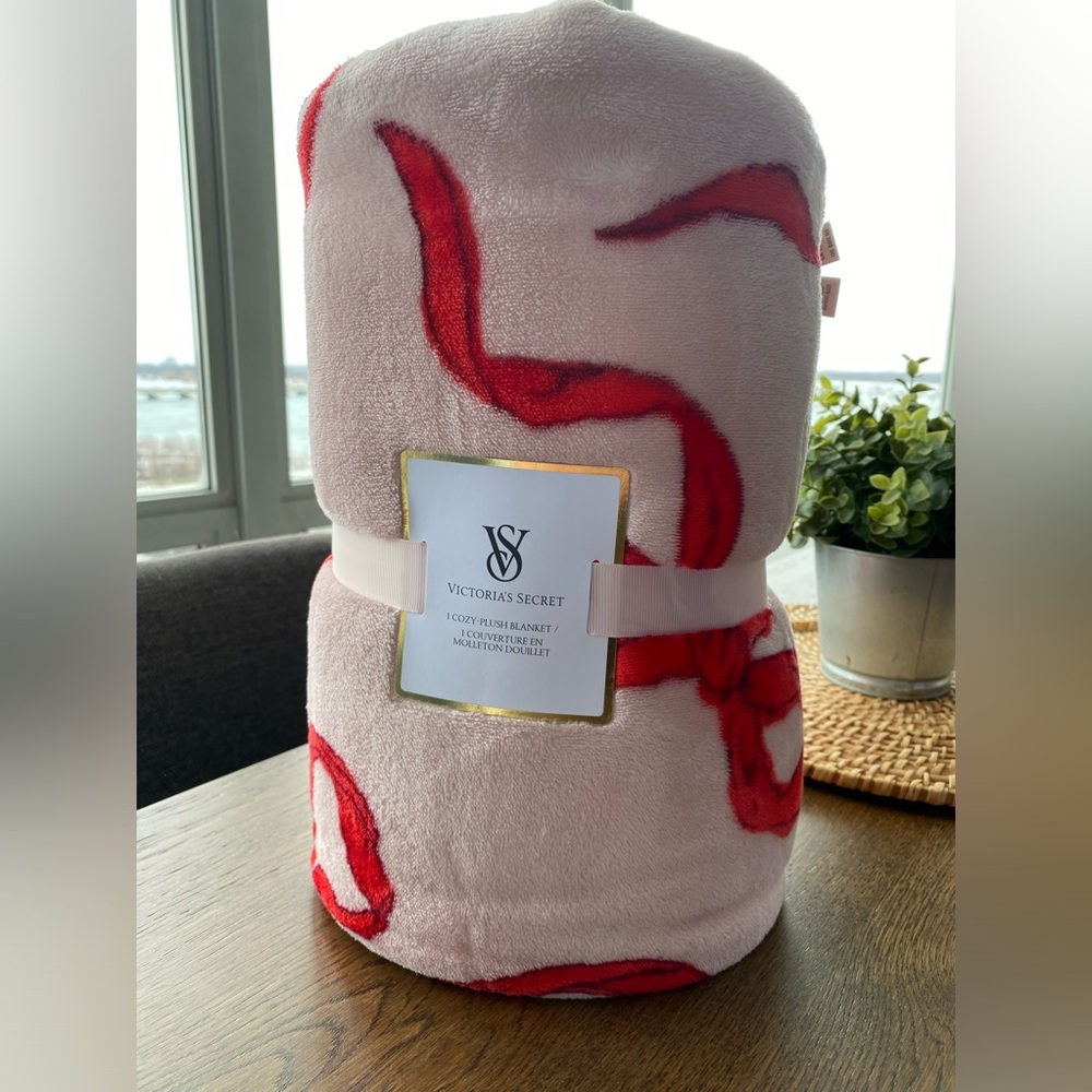 BRAND NEW Victoria’s Secret Blanket